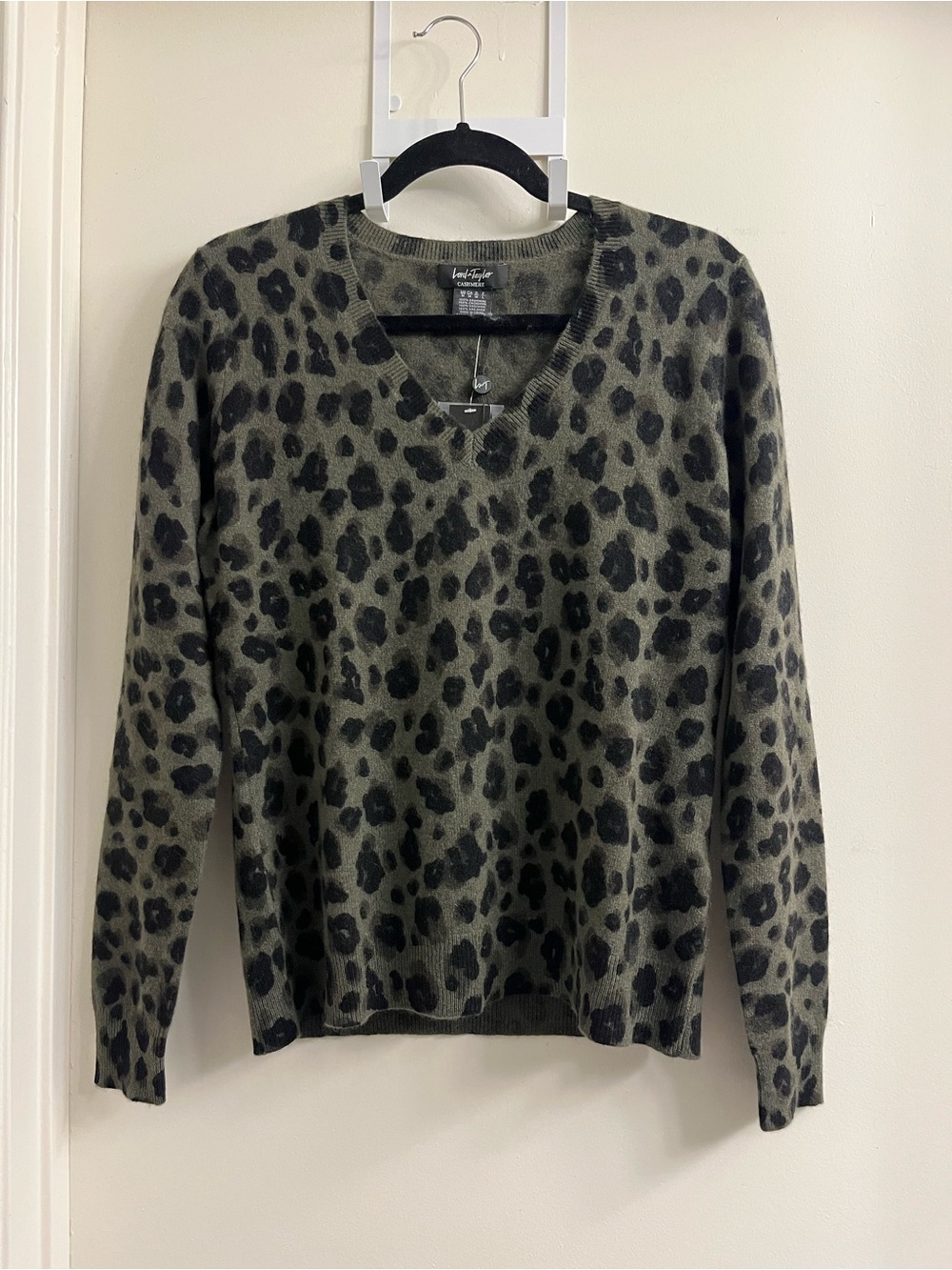 Lord & Taylor Cashmere Sweater Medium